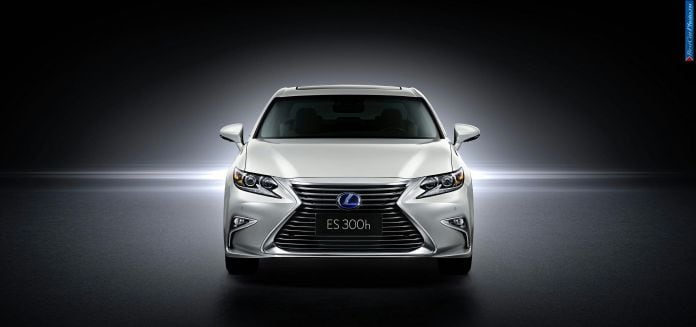2016 Lexus ES 300h - фотография 4 из 7