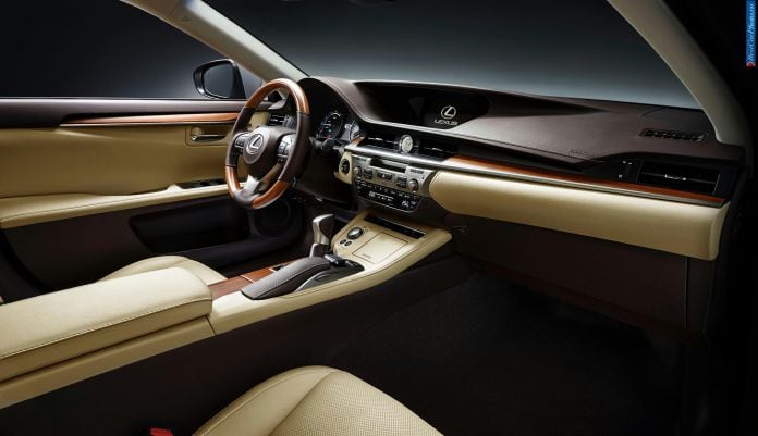 2016 Lexus ES 300h - фотография 6 из 7