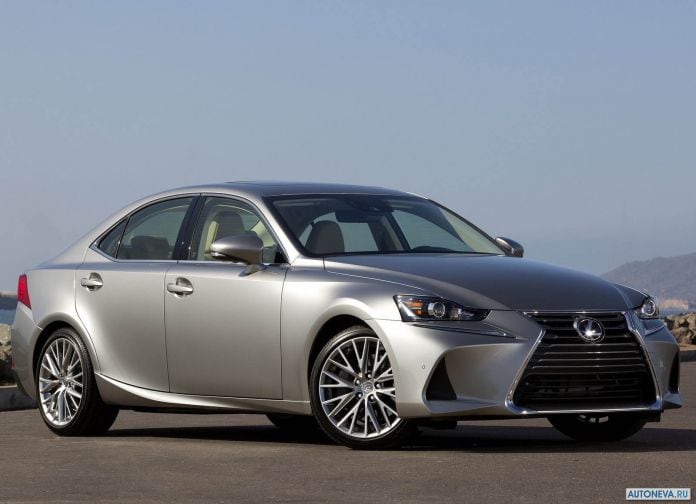 2017 Lexus IS - фотография 2 из 56