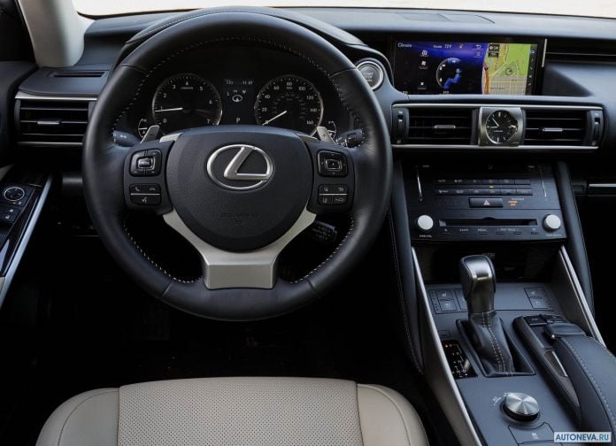 2017 Lexus IS - фотография 34 из 56