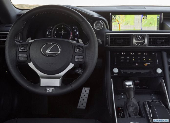 2017 Lexus IS - фотография 35 из 56