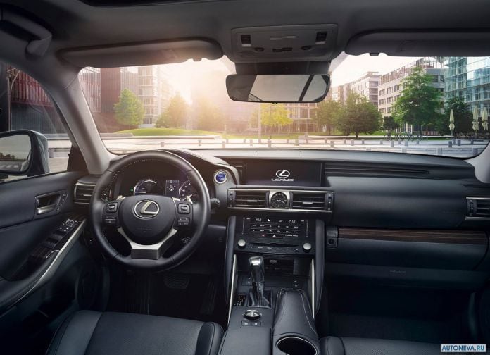 2017 Lexus IS - фотография 37 из 56