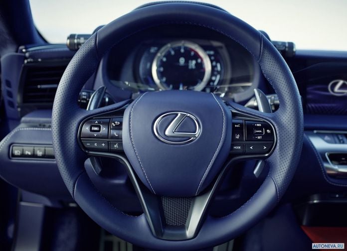 2017 Lexus LC500h - фотография 31 из 51 2017 Lexus LC500h - фотография 31 из 51
