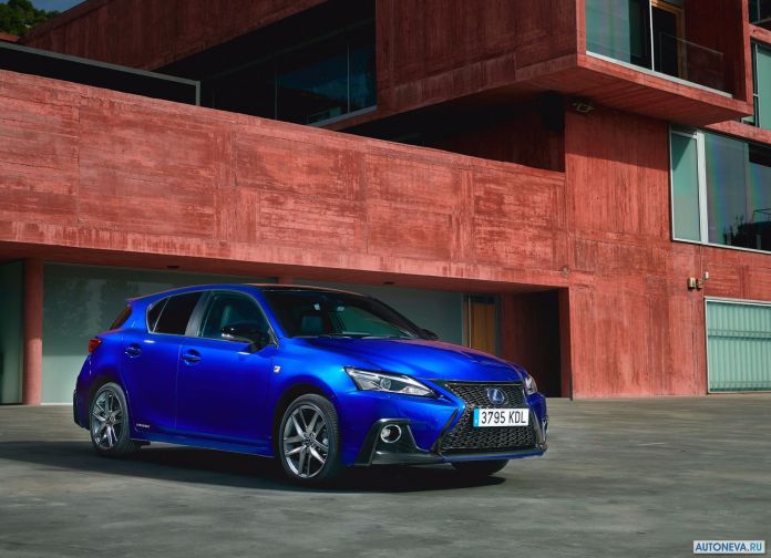 2018 Lexus CT 200h - фотография 2 из 28