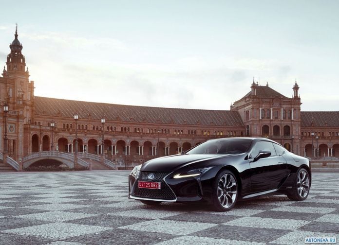 2018 Lexus LC500h - фотография 3 из 36