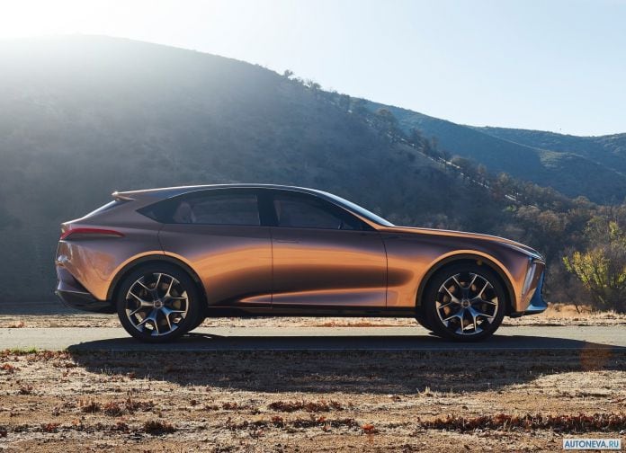 2018 Lexus LF 1 Limitless Concept - фотография 14 из 72