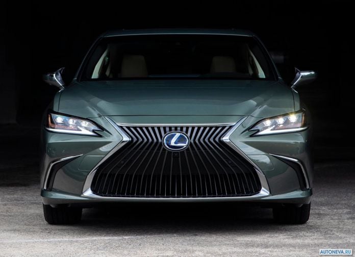 2019 Lexus ES - фотография 85 из 255