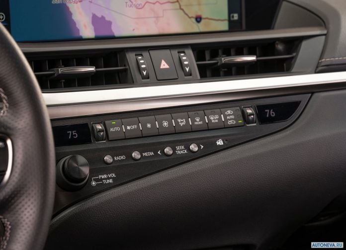 2019 Lexus ES - фотография 179 из 255
