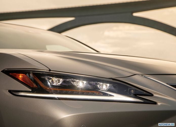 2019 Lexus ES - фотография 207 из 255