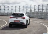 lexus_2019_ux_141.jpg