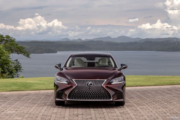 2020 Lexus LS500 Inspiration series - фотография 1 из 11