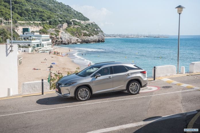 2020 Lexus RX 450h - фотография 14 из 40