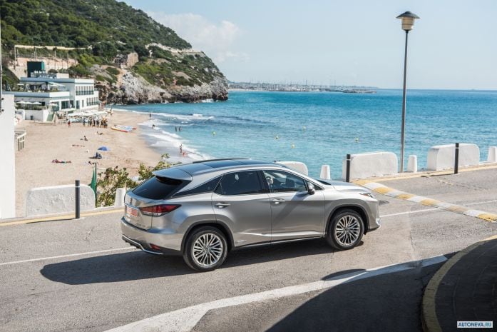2020 Lexus RX 450h - фотография 17 из 40