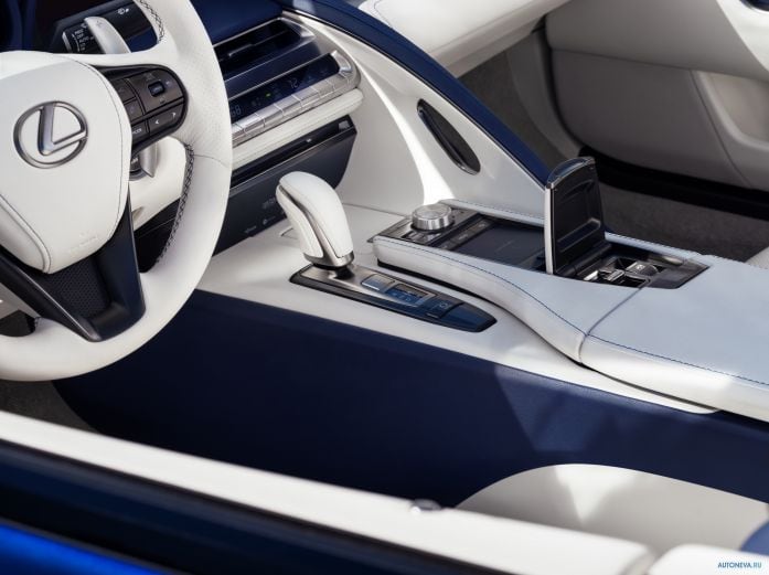 2021 Lexus LC500 Convertible - фотография 14 из 17