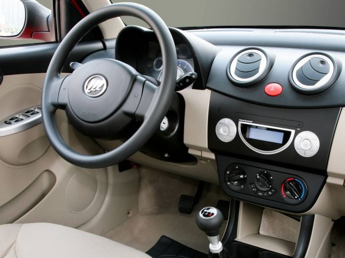 2010 Lifan Smile Hatchback - фотография 10 из 27