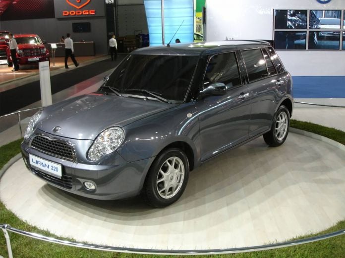 2010 Lifan Smile Hatchback - фотография 11 из 27