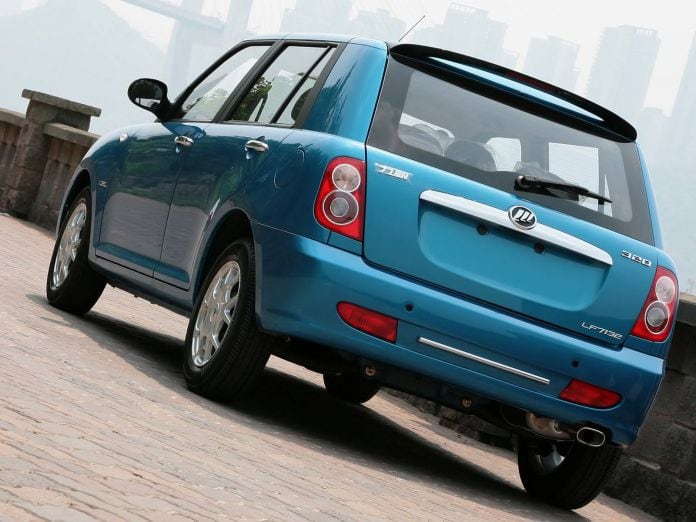 2010 Lifan Smile Hatchback - фотография 12 из 27