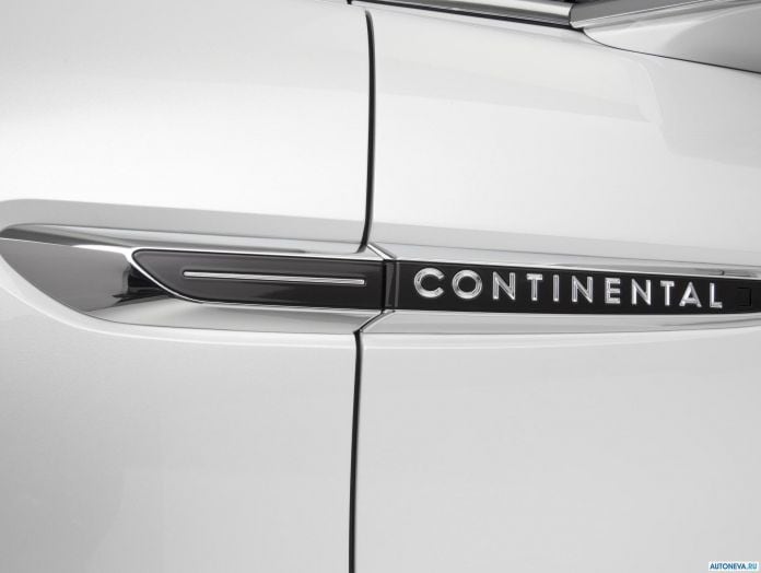 2017 Lincoln Continental - фотография 12 из 33