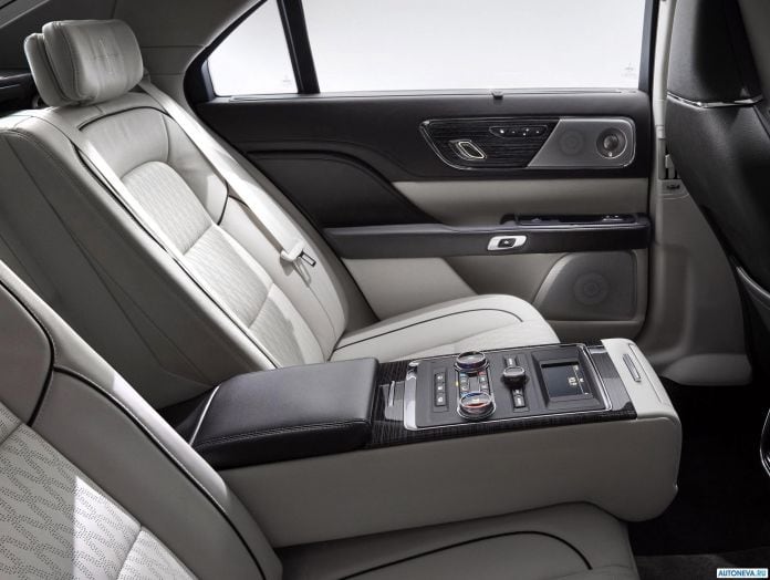 2017 Lincoln Continental - фотография 13 из 33
