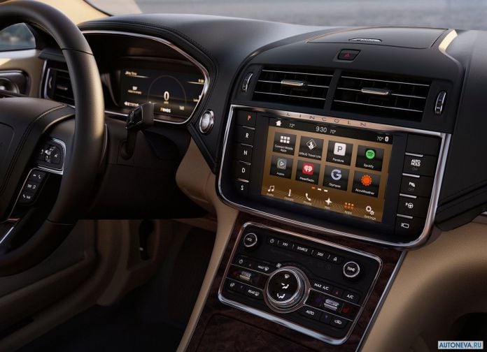 2017 Lincoln Continental - фотография 24 из 33