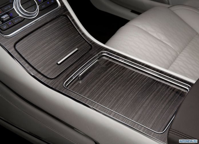 2017 Lincoln Continental - фотография 26 из 33
