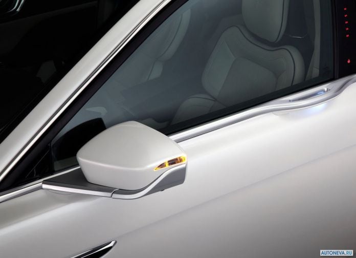 2017 Lincoln Continental - фотография 32 из 33