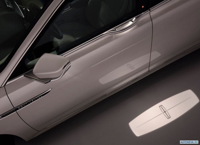 2017 Lincoln Continental - фотография 33 из 33