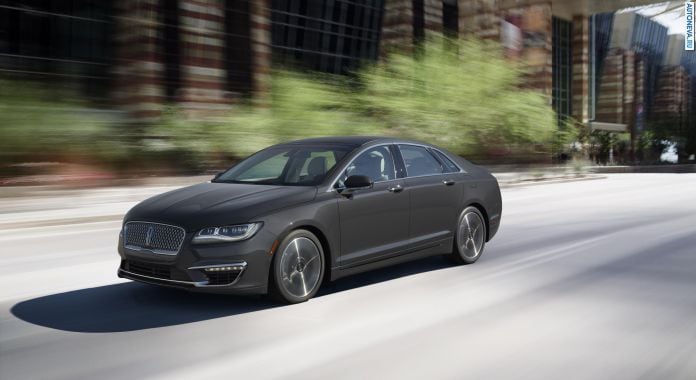 2017 Lincoln MKZ - фотография 2 из 11