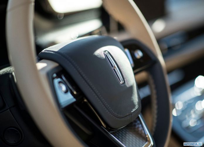 2018 Lincoln Aviator Concept - фотография 17 из 23
