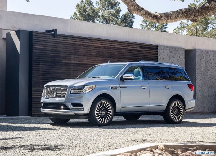 2018 Lincoln Navigator - фотография 2 из 23