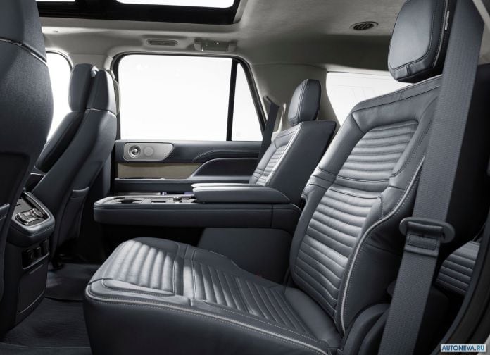 2018 Lincoln Navigator - фотография 11 из 23