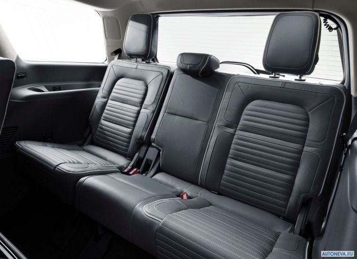 2018 Lincoln Navigator - фотография 12 из 23