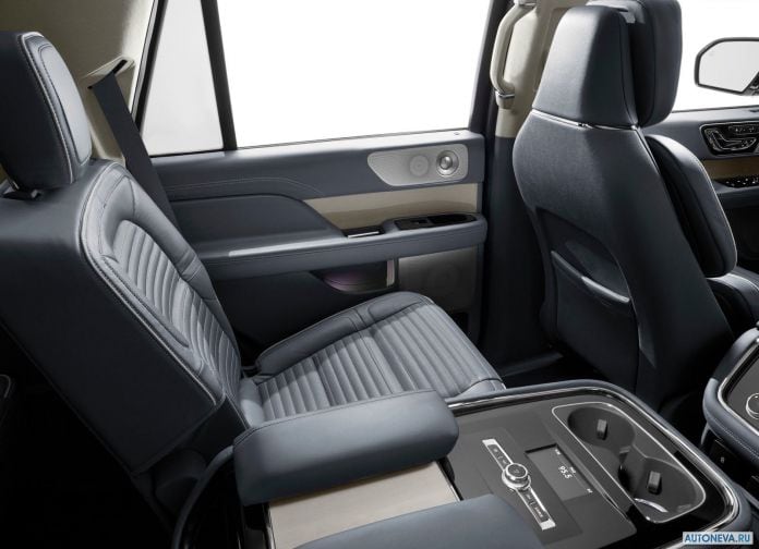 2018 Lincoln Navigator - фотография 13 из 23