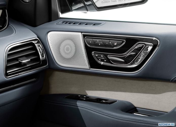 2018 Lincoln Navigator - фотография 15 из 23