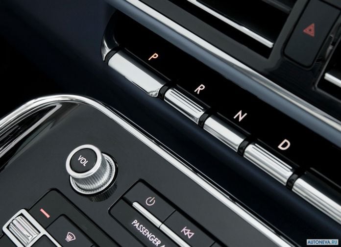 2018 Lincoln Navigator - фотография 18 из 23