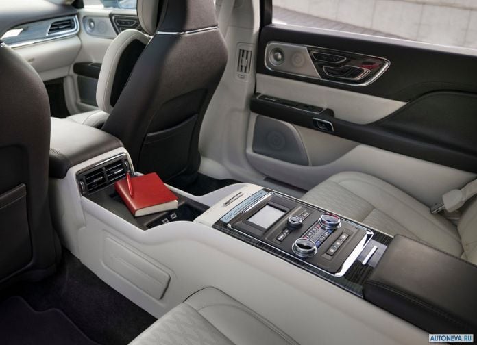 2019 Lincoln 80th Anniversary - фотография 32 из 51