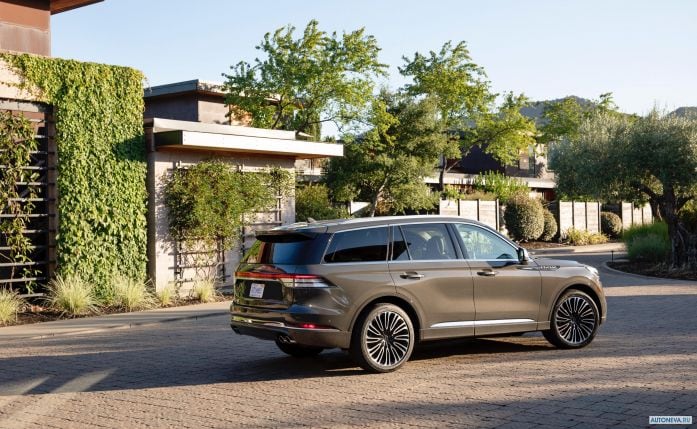 2020 Lincoln Aviator Black Label - фотография 9 из 22