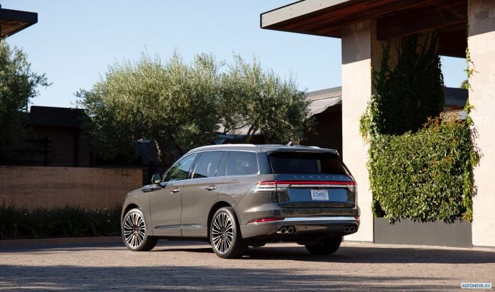 2020 Lincoln Aviator Black Label - фотография 11 из 22