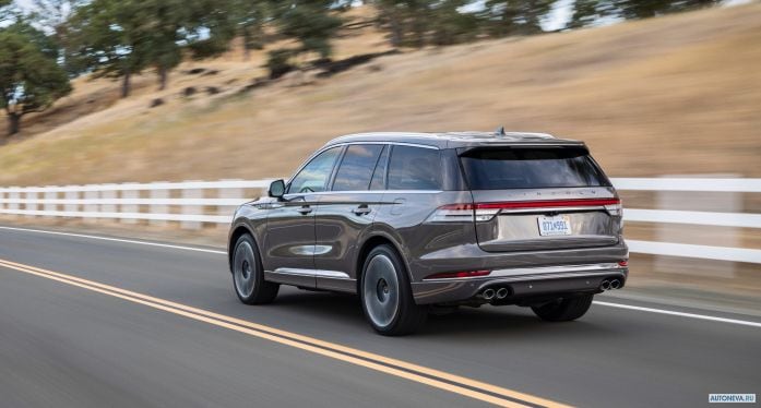 2020 Lincoln Aviator Black Label - фотография 12 из 22