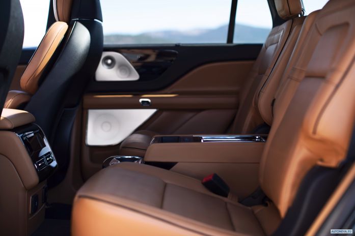 2020 Lincoln Aviator Black Label - фотография 19 из 22