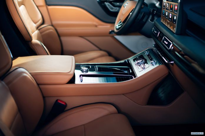 2020 Lincoln Aviator Black Label - фотография 21 из 22
