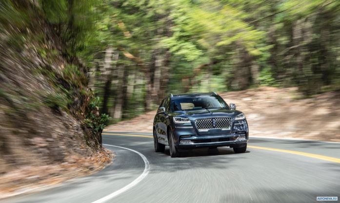 2020 Lincoln Aviator Grand Touring - фотография 2 из 40