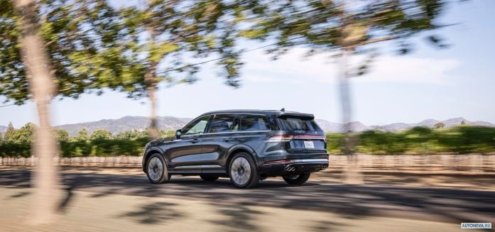 2020 Lincoln Aviator Grand Touring - фотография 12 из 40