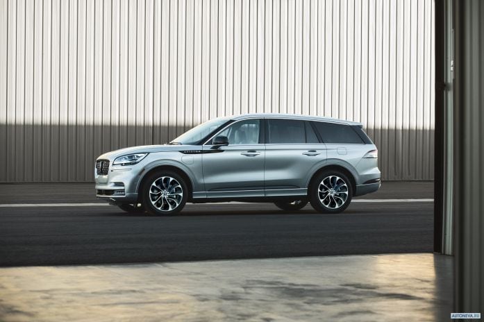 2020 Lincoln Aviator Grand Touring - фотография 15 из 40