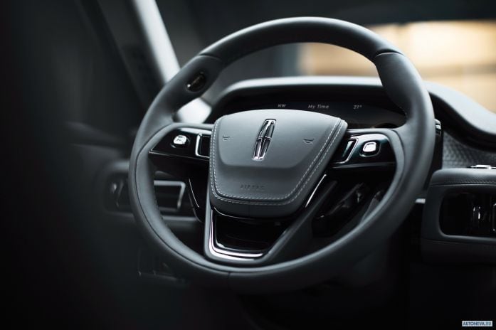 2020 Lincoln Aviator Grand Touring - фотография 31 из 40