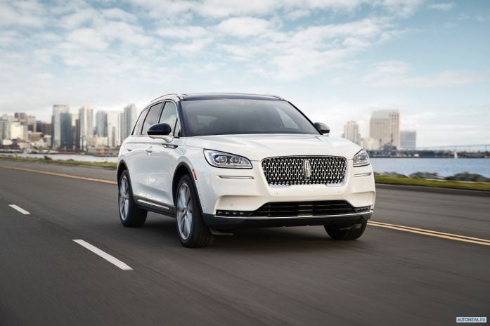 2020 Lincoln Corsair - фотография 2 из 40