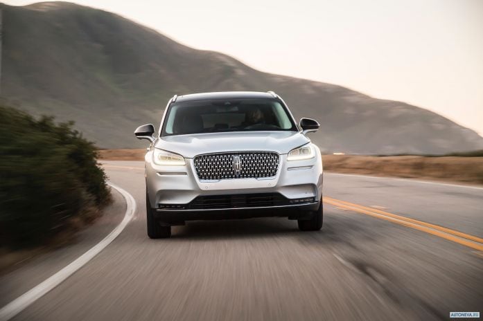 2020 Lincoln Corsair - фотография 5 из 40