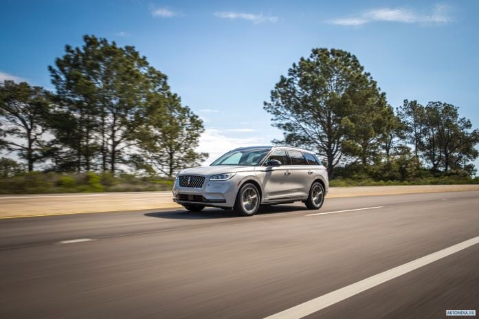 2021 Lincoln Corsair Grand Touring - фотография 3 из 19
