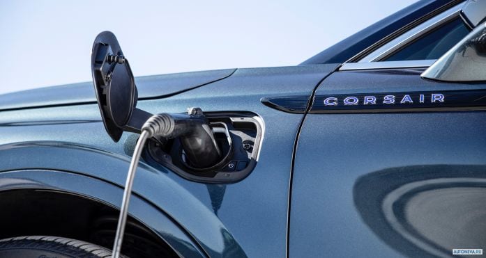 2021 Lincoln Corsair Grand Touring - фотография 14 из 19