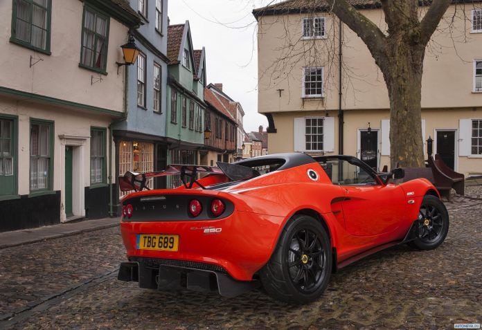 2016 Lotus Elise Cup 250 - фотография 2 из 6